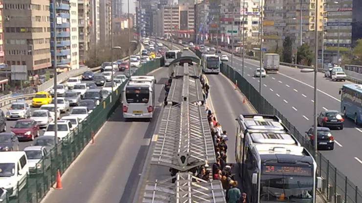 2 büyük deprem sonrası İstanbul içi göç başladı! En güvenli ilçeler neresi? 17