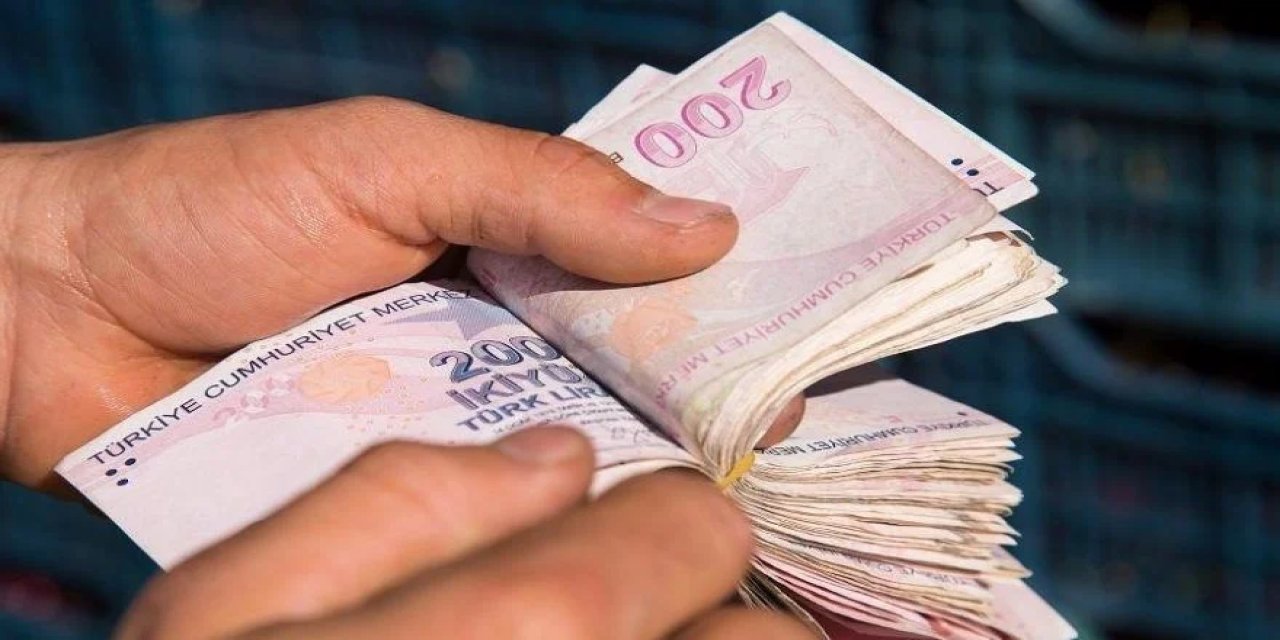 Emekli İkramiyesi Sürprizi! Cumhuriyetin 100. Yılında Emeklilere Müjde: İşte Açıklanan Rakam!