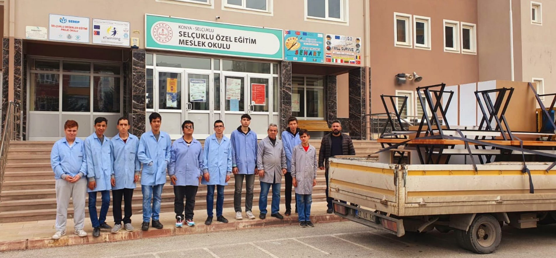Özel eğitime ihtiyacı olan öğrenciler yaptıklarıyla takdirleri topladı