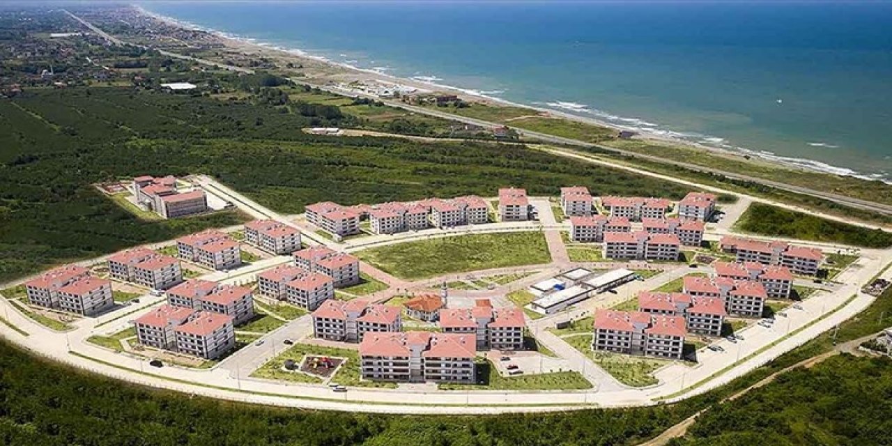 Devletten satılık okul ve park alanı!