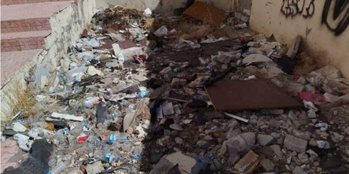 Milli Eğitim Müdürü bu binayı görmüyor mu?