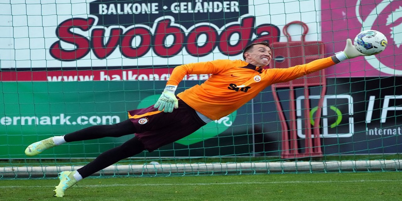 muslera2.jpg
